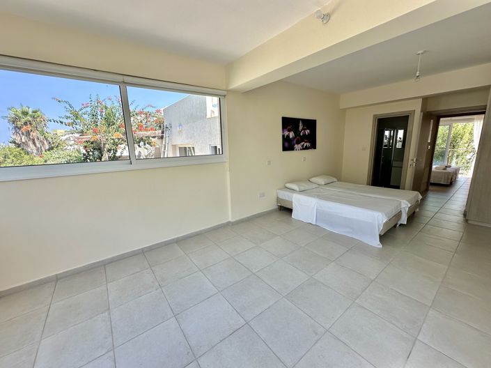 Image No.16-3 Bed House for sale