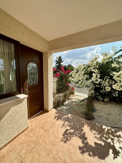 Image No.1-3 Bed House for sale