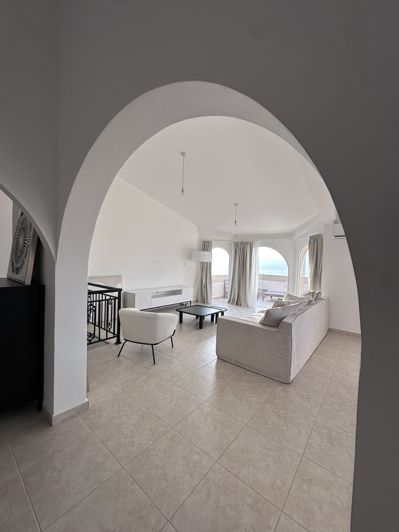 Image No.17-5 Bed House for sale