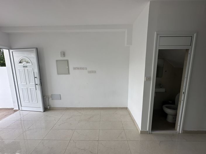 Image No.12-2 Bed House for sale