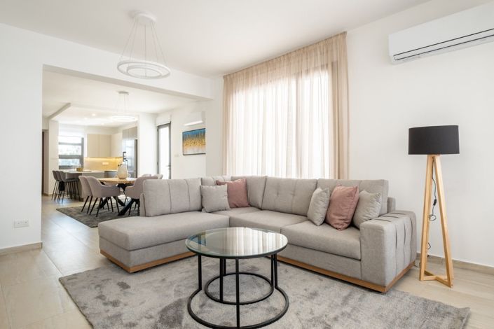 Image No.5-4 Bed House for sale