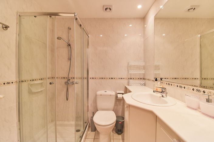 Image No.20-3 Bed House for sale