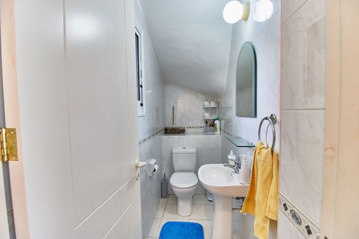 Image No.9-3 Bed House for sale