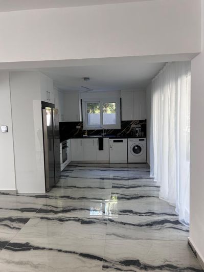 Image No.15-4 Bed House for sale