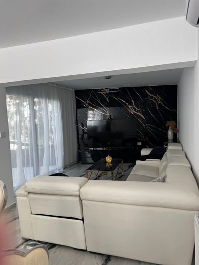 Image No.17-4 Bed House for sale