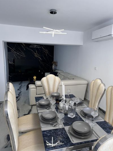 Image No.18-4 Bed House for sale