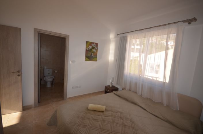 Image No.11-6 Bed House for sale