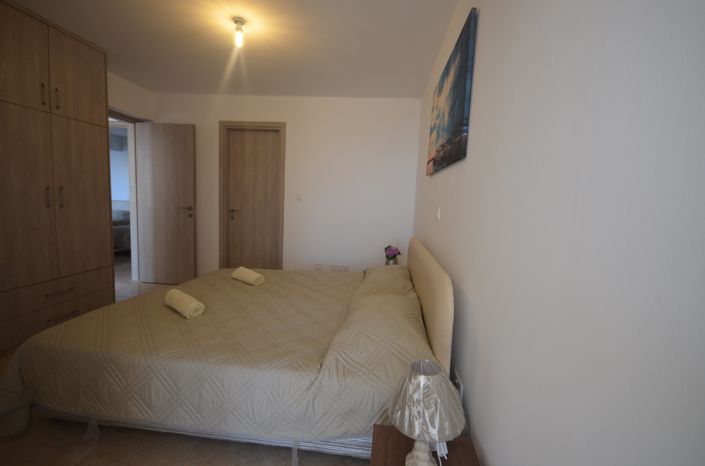 Image No.12-6 Bed House for sale