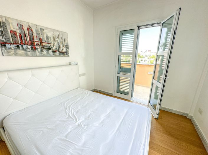 Image No.19-3 Bed House for sale