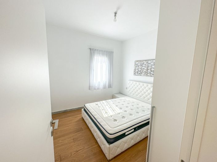 Image No.25-3 Bed House for sale