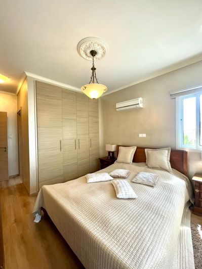 Image No.10-3 Bed House for sale