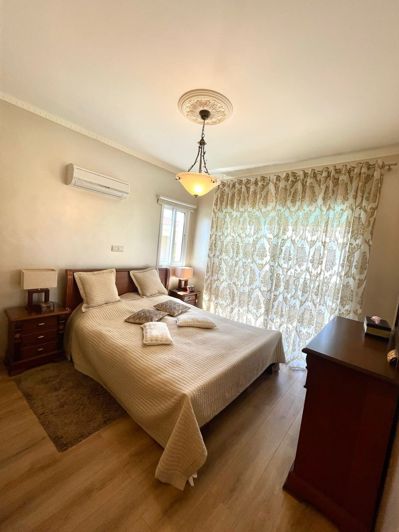 Image No.11-3 Bed House for sale