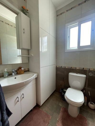 Image No.19-3 Bed House for sale