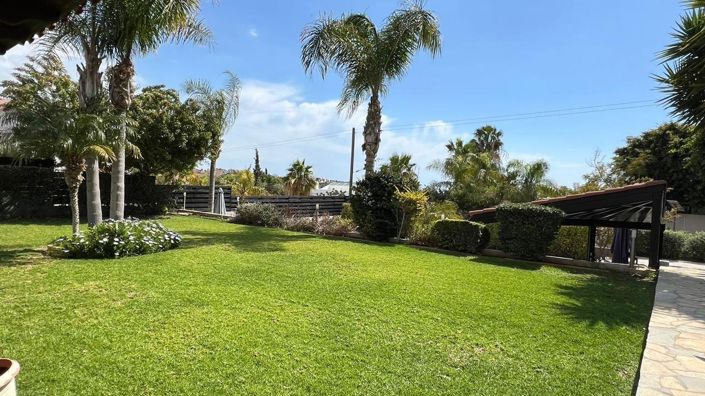 Image No.10-5 Bed House for sale