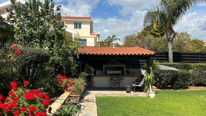 Image No.11-5 Bed House for sale