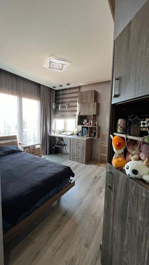 Image No.6-5 Bed House for sale