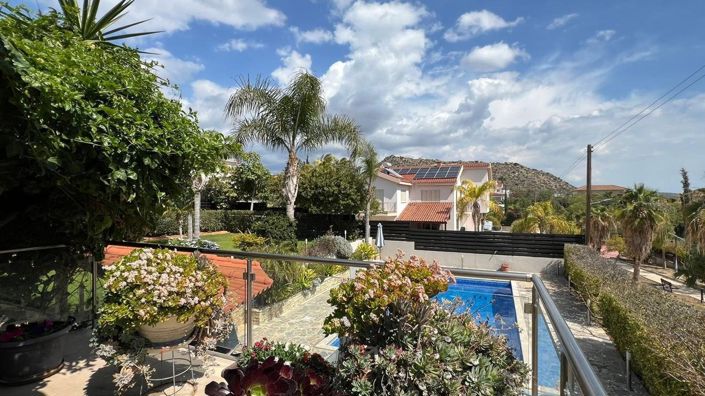 Image No.7-5 Bed House for sale