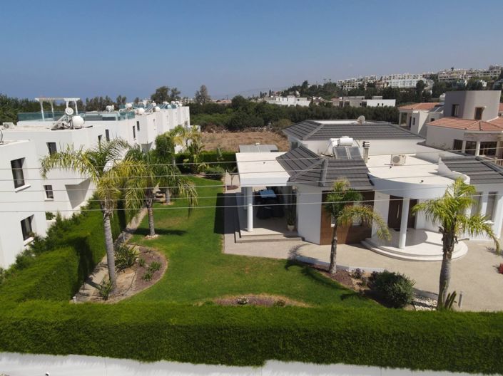 Image No.1-4 Bed House for sale