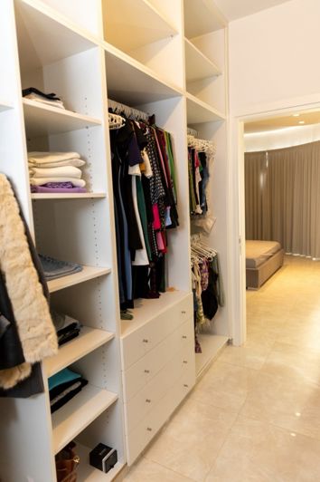 Image No.26-4 Bed House for sale