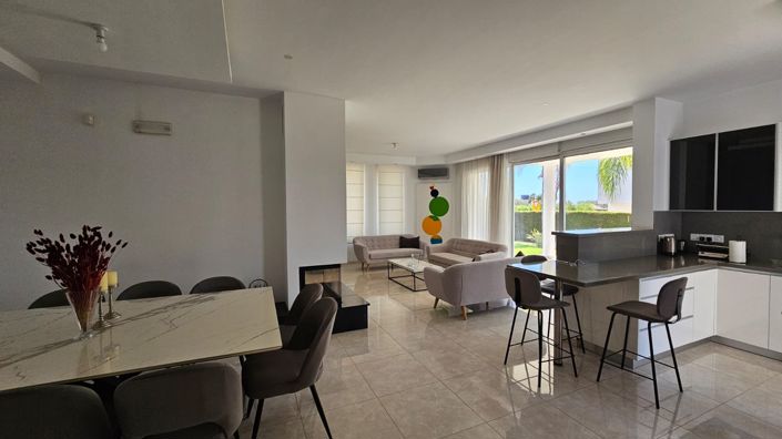 Image No.28-4 Bed House for sale