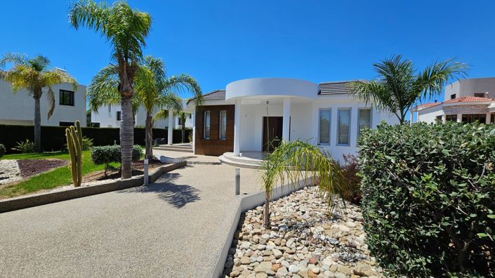 Image No.6-4 Bed House for sale