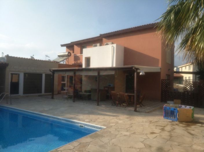 Image No.8-5 Bed House for sale