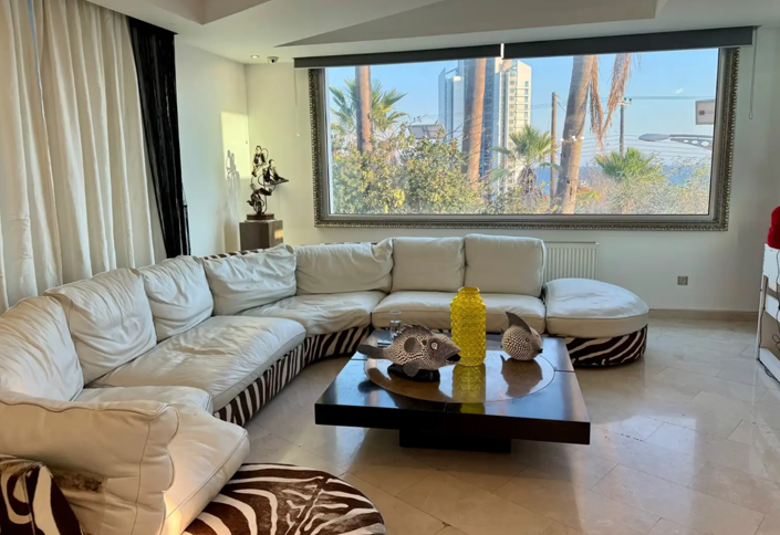 Image No.4-6 Bed House for sale