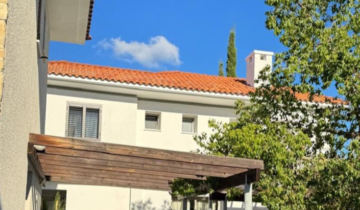 Image No.18-2 Bed House for sale