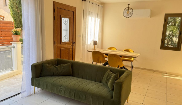 Image No.6-2 Bed House for sale