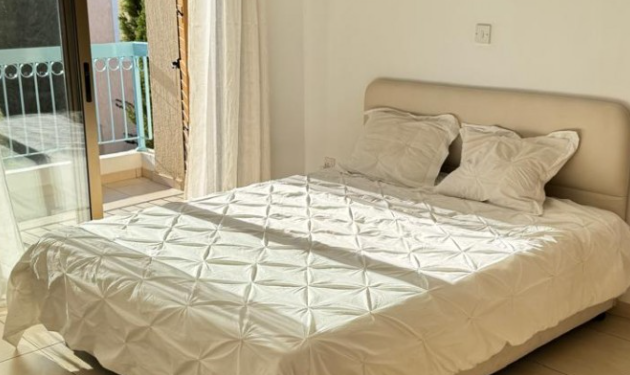 Image No.8-2 Bed House for sale