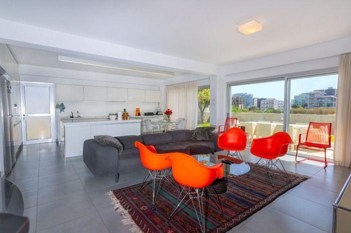 Image No.3-5 Bed House for sale