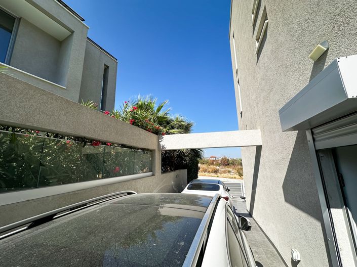 Image No.26-4 Bed House for sale