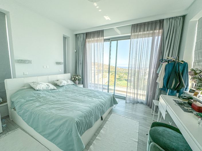 Image No.9-4 Bed House for sale