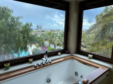 a044f6fd-b612-41e5-ac60-7a3054fe7605