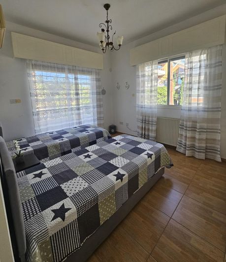 Image No.15-3 Bed House for sale