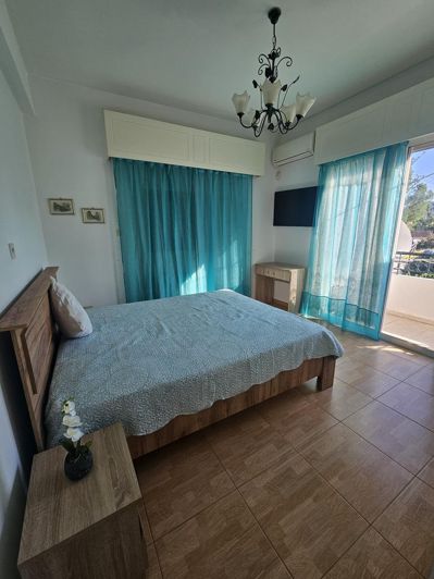 Image No.18-3 Bed House for sale