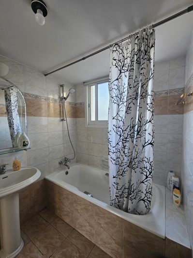 Image No.24-3 Bed House for sale