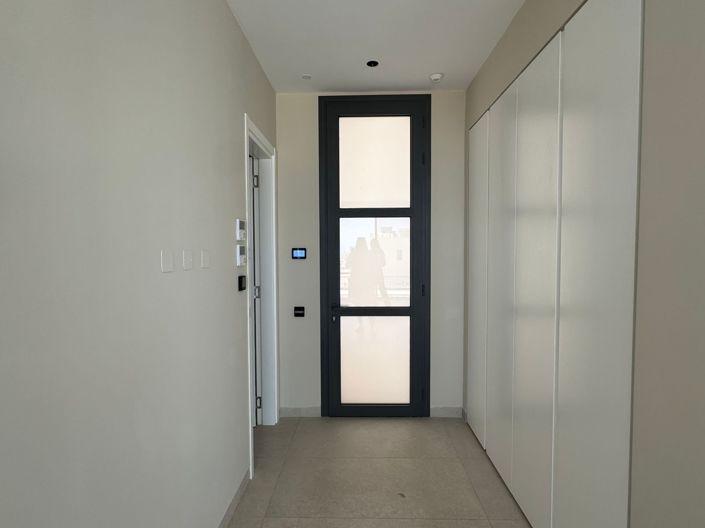 Image No.12-4 Bed House for sale