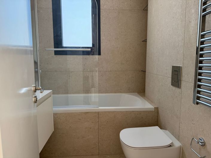 Image No.14-4 Bed House for sale