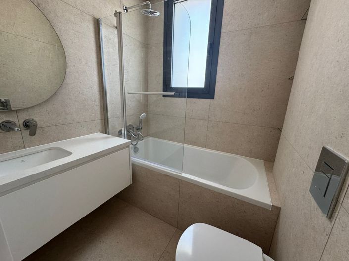 Image No.20-4 Bed House for sale