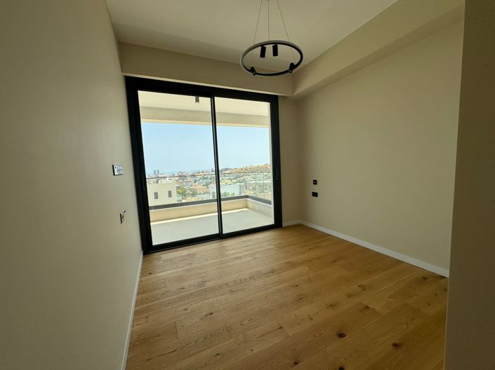 Image No.21-4 Bed House for sale