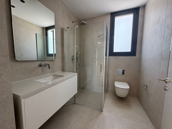 Image No.23-4 Bed House for sale