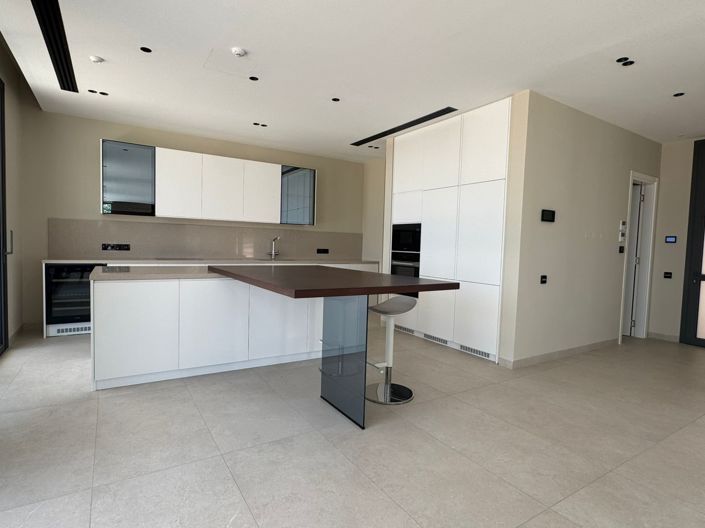 Image No.4-4 Bed House for sale