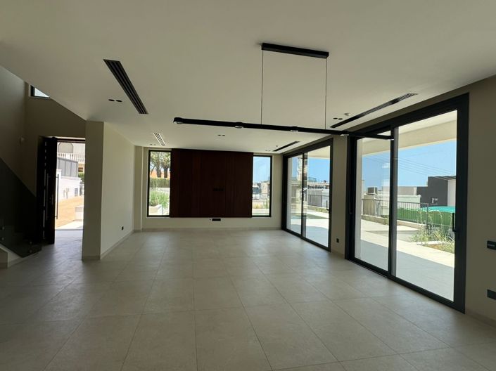 Image No.9-4 Bed House for sale