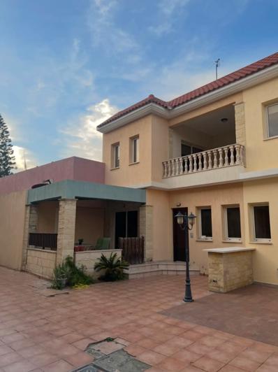 Image No.1-2 Bed House for sale