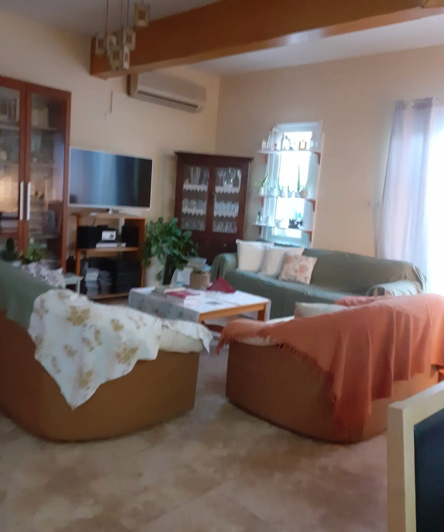 Image No.8-3 Bed House for sale