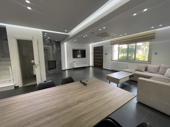 Image No.13-3 Bed House for sale