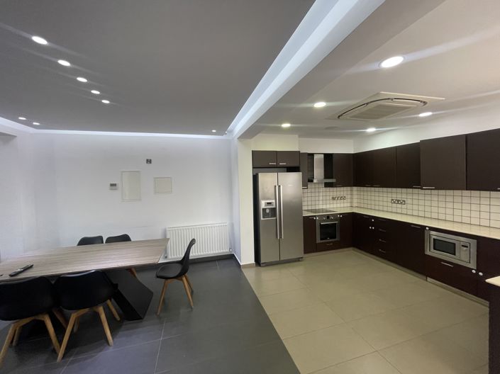 Image No.14-3 Bed House for sale