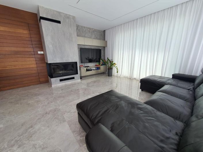 Image No.30-4 Bed House for sale