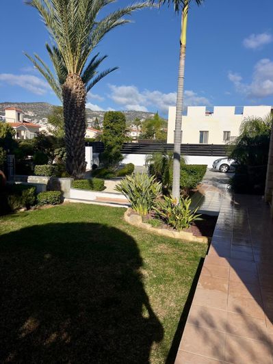 Image No.18-3 Bed House for sale